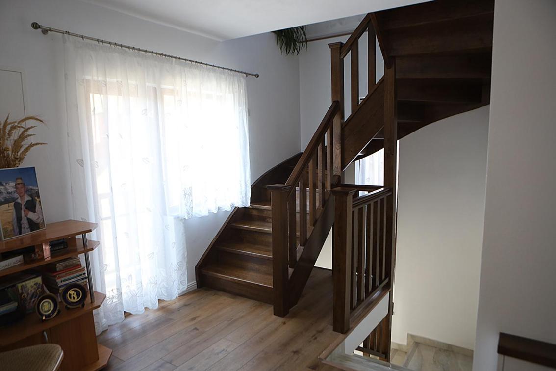 Отель Casa Carmen Пойениле-Изей Экстерьер фото